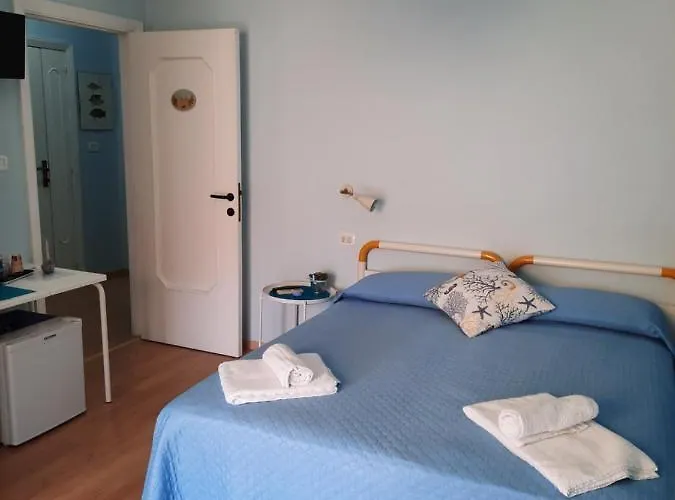 Casa de hóspedes Mirella 3*